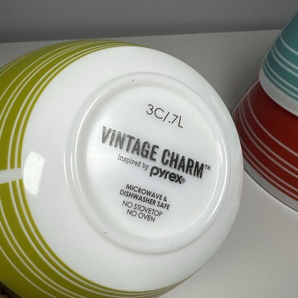 Vintage Charm Inspired By Pyrex "Memory Lane" 3-Piece Mixing Bowl Set - Picture 10 of 11